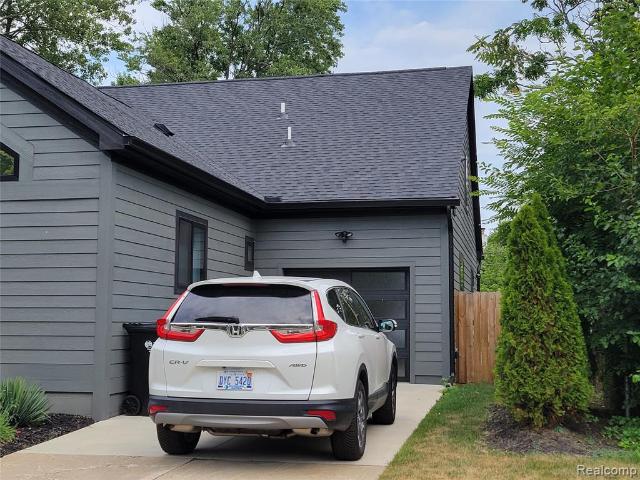 House for sale in Madison Heights, Oakland County