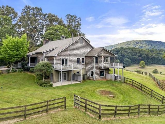 House for sale in Clarkesville, Georgia