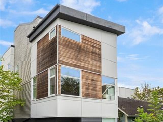 Townhouse for sale in Seattle, Washington