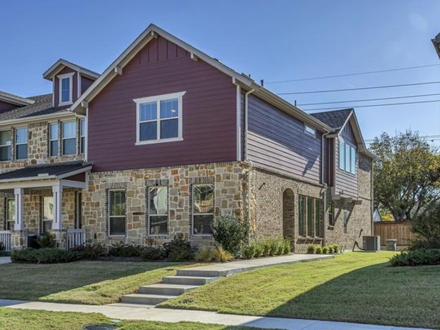 Townhouse for sale in Garland, Texas