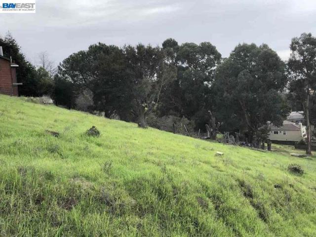 Land for sale in Hayward, California