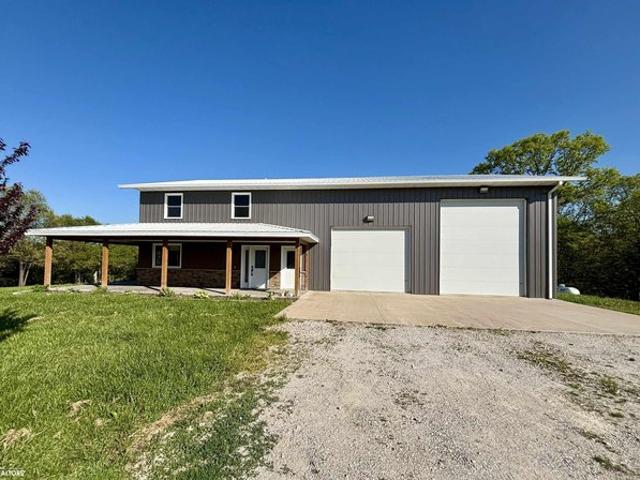 House for sale in Farmington, Iowa