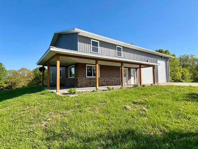 House for sale in Farmington, Iowa