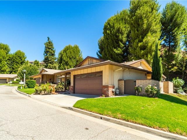 Condo for sale in Canyon Country, California