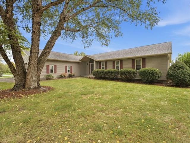 House for sale in Muscatine, Muscatine County