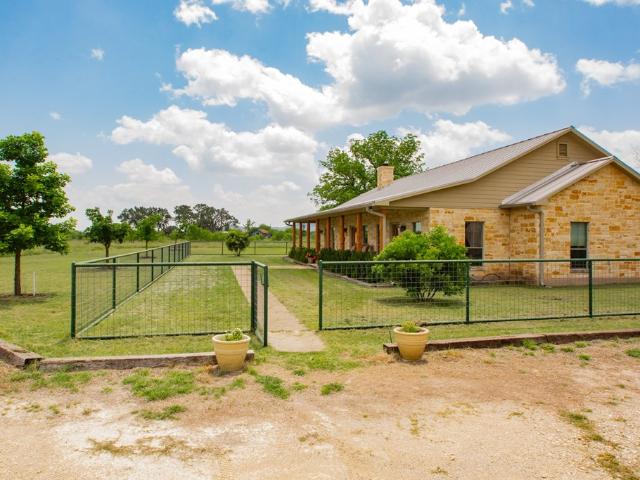 House for sale in Utopia, Texas