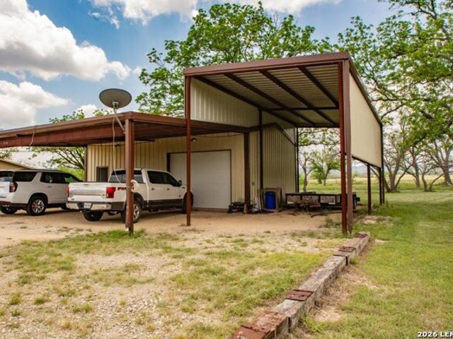 House for sale in Utopia, Texas