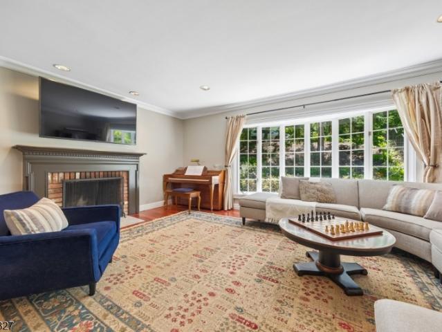 House for sale in Mountainside, New Jersey