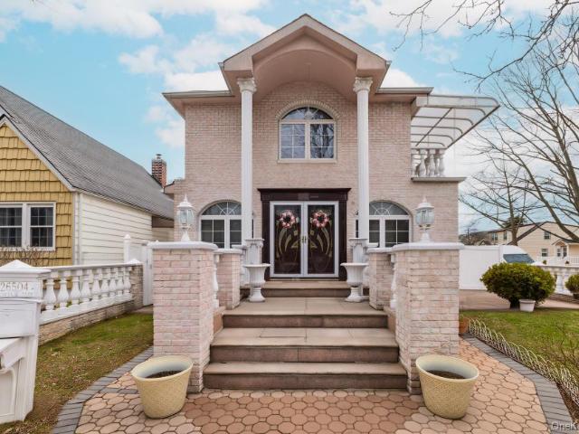 House for sale in Queens, Arverne