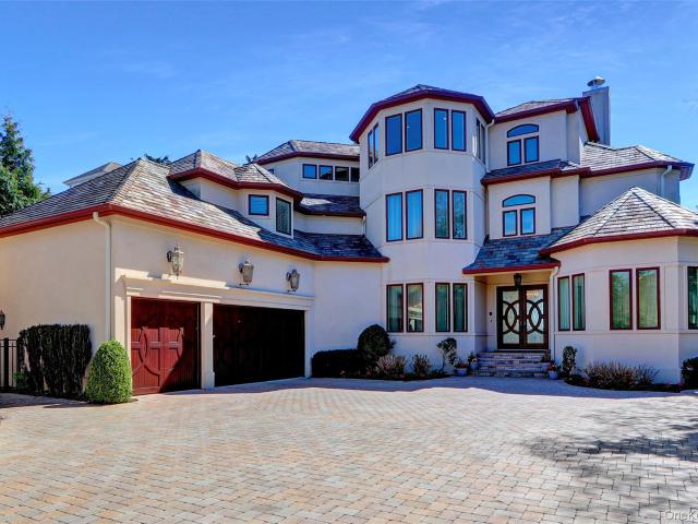 House for sale in Huntington, New York