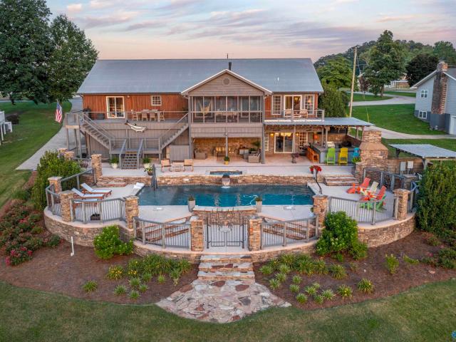 House for sale in Centre, Alabama