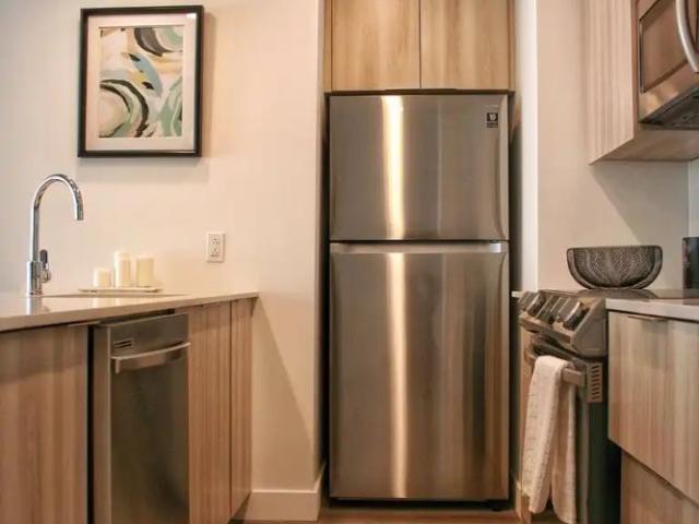 Apartment for rent in Pointe-Claire, Montréal (région administrative)
