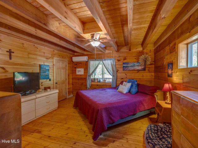 House for sale in Wolf Creek, Murphy