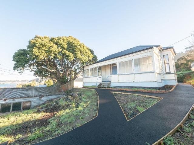 House for rent in Otakou