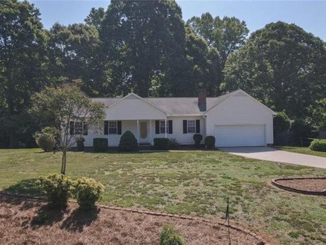 House for sale in Pfafftown, North Carolina