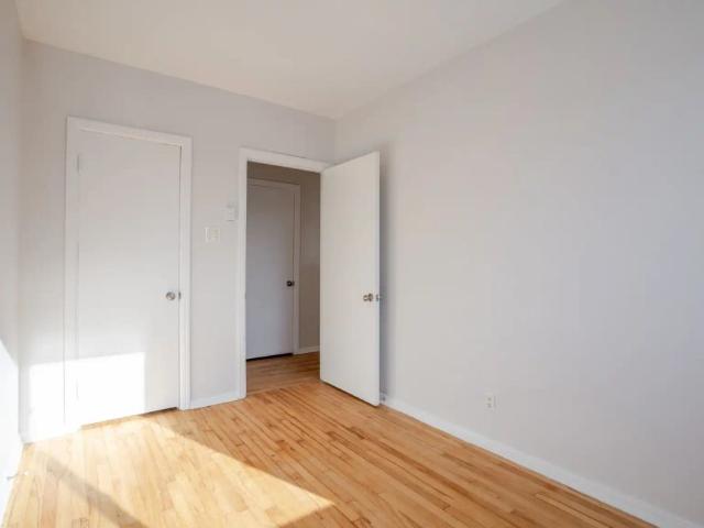 Apartment for rent in Saint-Lambert, Montérégie
