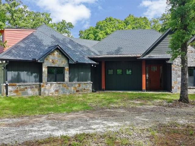 House for sale in Streetman, Texas