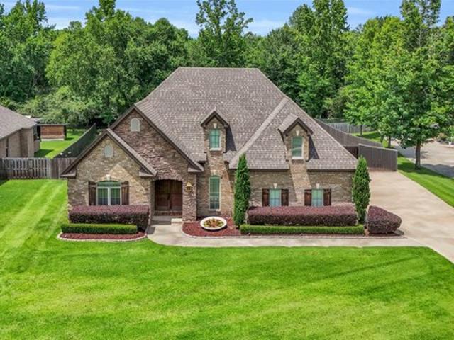 House for sale in Elmore, Alabama