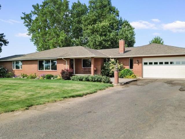 House for sale in Harrah, Washington