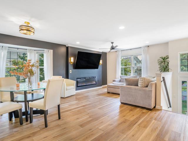 Townhouse for sale in Waukegan, Illinois