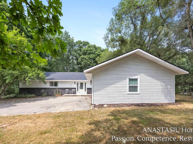 House for sale in Plainfield Charter Township, Belmont
