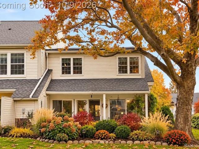 Townhouse for sale in Williamsburg Village, Auburn Hills