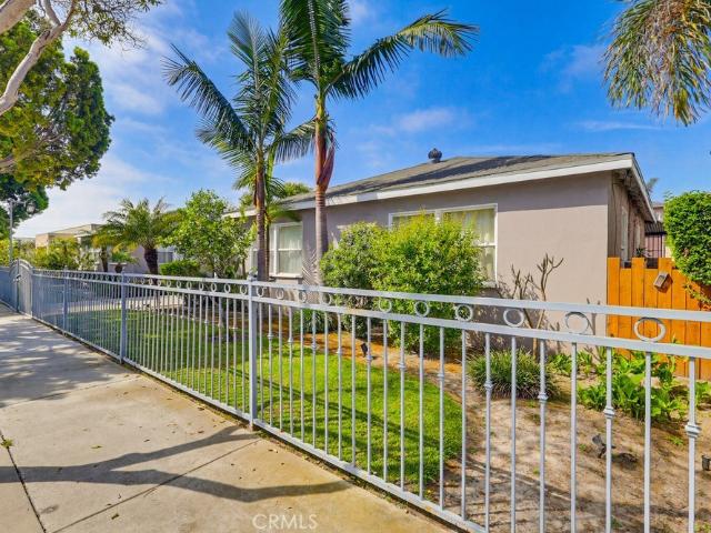 House for sale in Signal Hill, California