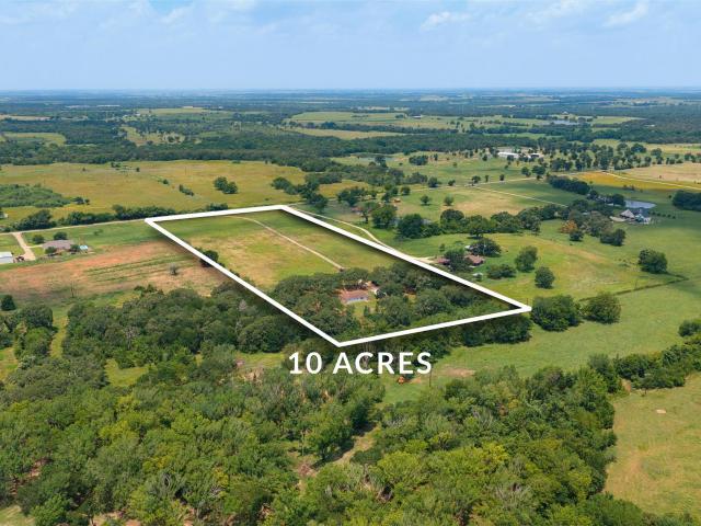 House for sale in Milam, Texas