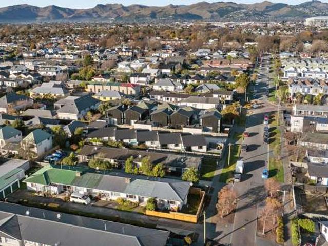 Apartment for sale in Edgeware, Canterbury