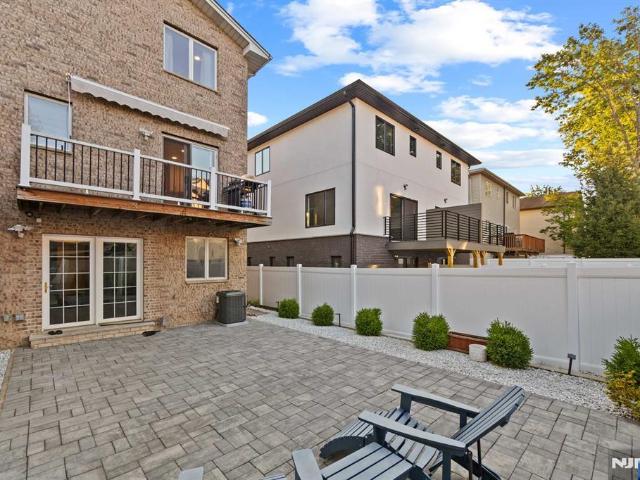 Townhouse for sale in Cliffside Park, New Jersey