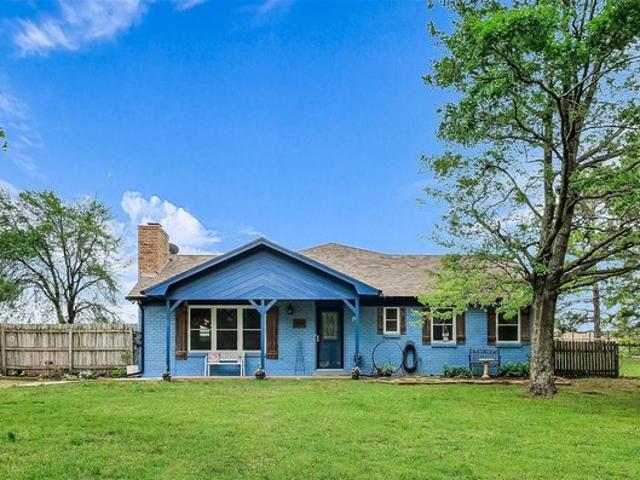 House for sale in Pottsboro, Texas