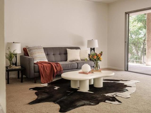Condo for sale in Pasadena, California