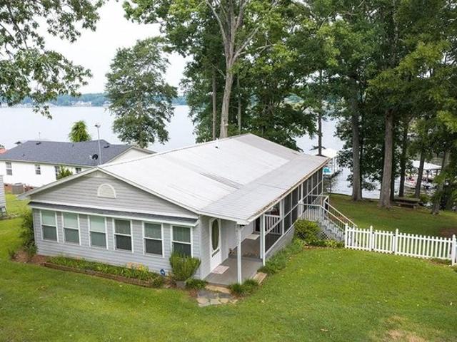 House for sale in Cross Hill, South Carolina