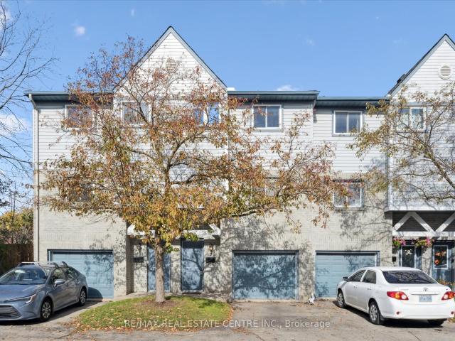 Condo for sale in Waterloo, Ontario