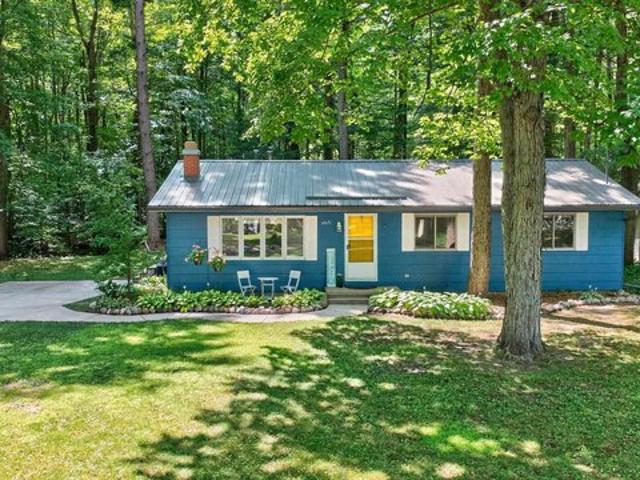 House for sale in Sanford, Michigan