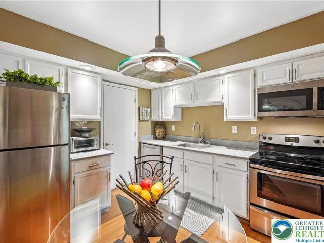 Townhouse for sale in Lower Macungie Township, Lehigh County