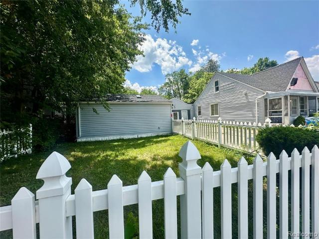 House for sale in Dearborn Heights