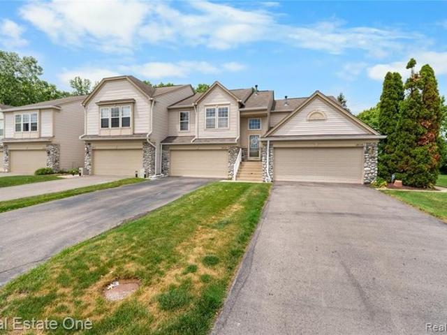 Condo for sale in Woodhaven, Michigan
