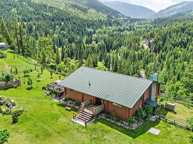 House for sale in Louis Creek, British Columbia