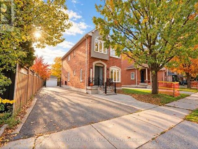 House for sale in Oakville, Golden Horseshoe