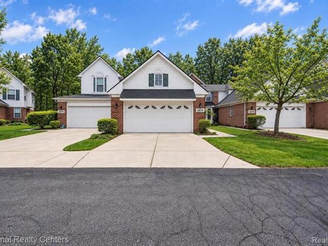 Condo for sale in Maple Forest Courtyards, Wixom