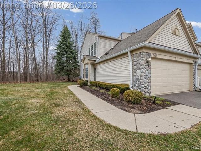 Condo for sale in Woodhaven, Michigan