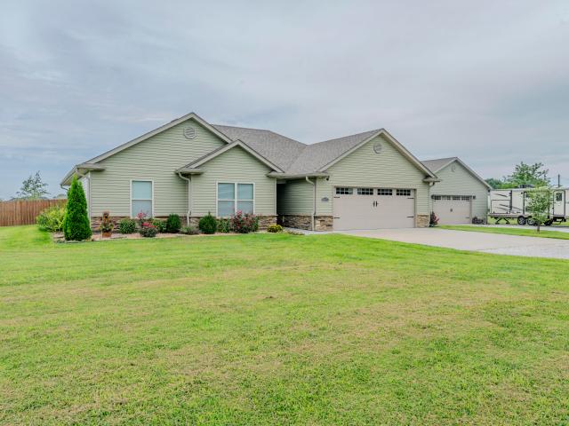 House for sale in Sturgeon, Missouri