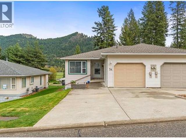 House for sale in Lumby, British Columbia