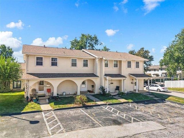 Condo for sale in Saint Charles, Saint Charles County