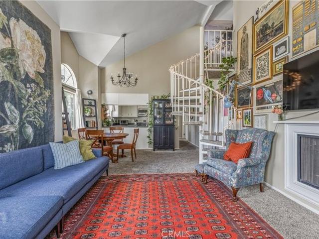 Condo for sale in Canyon Country, California
