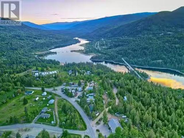 House for sale in Blewett, British Columbia
