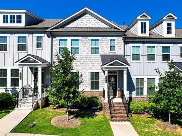 Townhouse for sale in Suwanee, Georgia