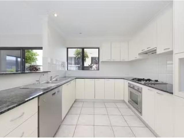 Condo for rent in Sydney, New South Wales