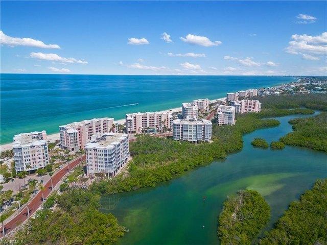 Condo for sale in Bonita Springs, Florida